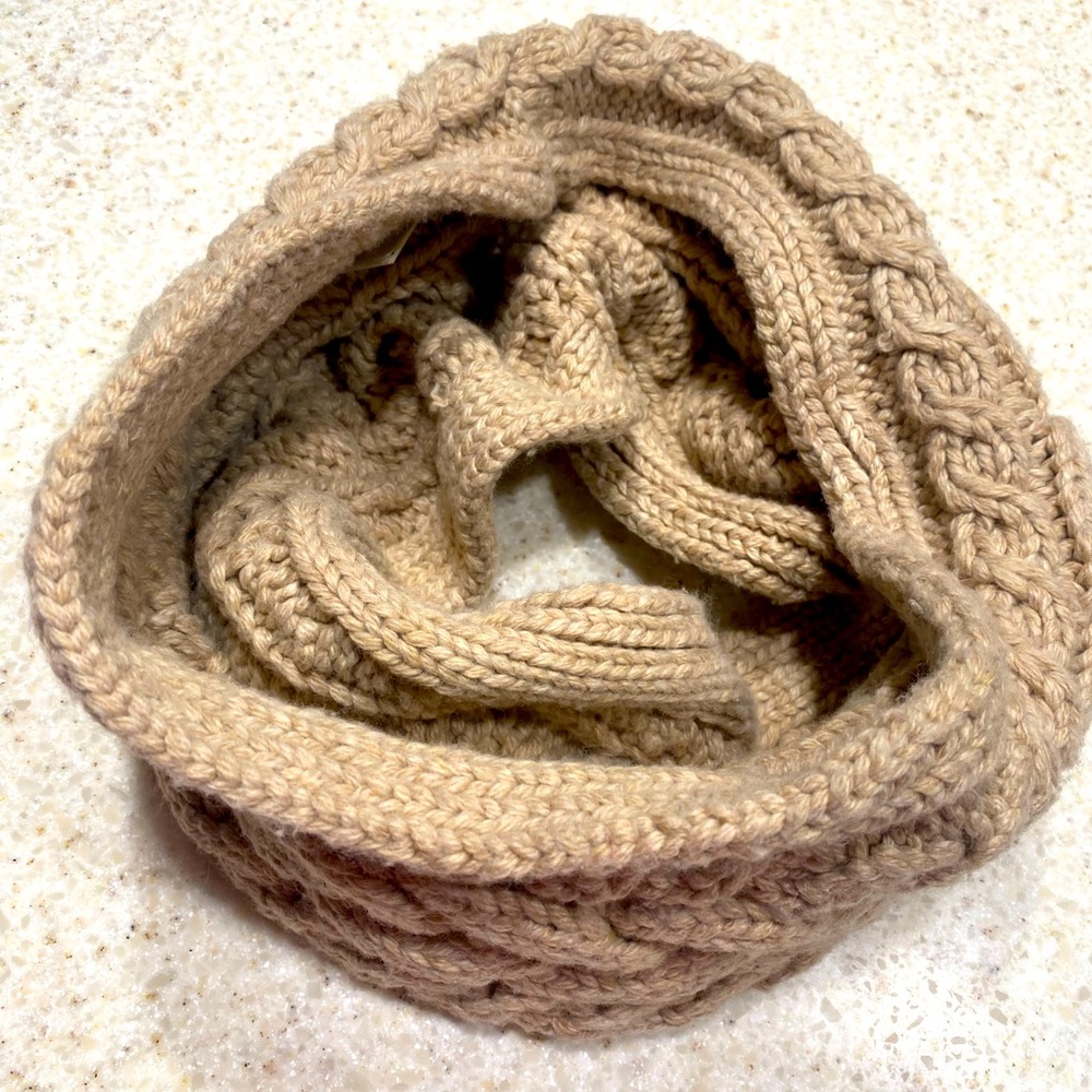 GAP Cable Knit Cowl
